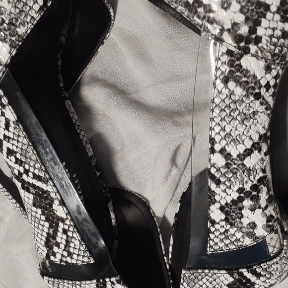 Fashionable snakeskin 8.5 heel shoes - Picture 9 of 11